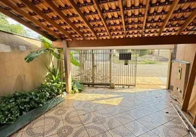 Foto 1 de Sobrado com 3 Quartos à venda, 110m² em Jardim Dos Alpes I, Londrina