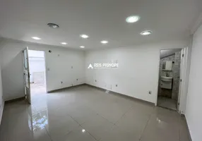 Foto 1 de Galpão/Depósito/Armazém para venda ou aluguel, 300m² em Taquara, Rio de Janeiro