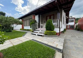 Foto 1 de Casa com 4 Quartos à venda, 254m² em Carlos Guinle, Teresópolis