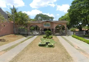 Foto 1 de Fazenda/Sítio com 3 Quartos à venda, 180m² em Centro, Aracoiaba da Serra