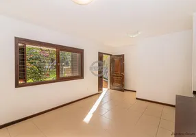 Foto 1 de Casa com 3 Quartos à venda, 250m² em Medianeira, Porto Alegre