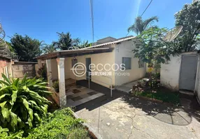 Foto 1 de Casa com 2 Quartos à venda, 115m² em Saraiva, Uberlândia