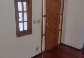 Foto 1 de Casa com 4 Quartos para alugar, 250m² em Jardim América, Bauru