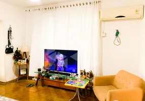 Foto 1 de Casa com 4 Quartos para alugar, 198m² em Auxiliadora, Porto Alegre