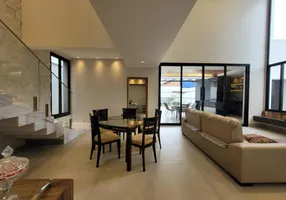 Foto 1 de Casa de Condomínio com 4 Quartos à venda, 242m² em Varanda Sul, Uberlândia