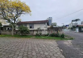 Foto 1 de Lote/Terreno à venda, 300m² em Barreiros, São José