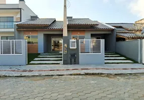 Foto 1 de Casa com 2 Quartos à venda, 75m² em Itacolomi, Balneário Piçarras