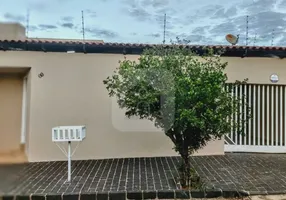 Foto 1 de Casa com 2 Quartos à venda, 70m² em Santa Rosa, Uberlândia