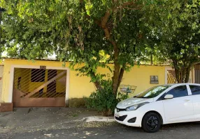 Foto 1 de Casa com 3 Quartos à venda, 250m² em Conjunto Riviera, Goiânia