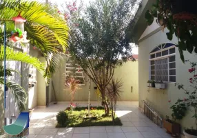 Foto 1 de Casa com 3 Quartos à venda, 177m² em Parque Residencial Cândido Portinari, Ribeirão Preto