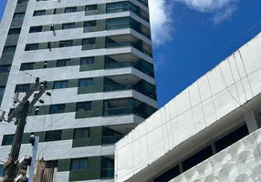 Foto 1 de Apartamento com 4 Quartos à venda, 135m² em Boa Viagem, Recife