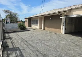 Foto 1 de Casa com 3 Quartos para alugar, 300m² em Ponta de Baixo, São José