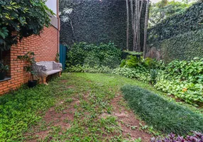 Foto 1 de Sobrado com 4 Quartos à venda, 456m² em Alto de Pinheiros, São Paulo