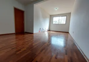 Foto 1 de Apartamento com 3 Quartos para alugar, 72m² em Centro, São Carlos