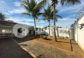 Foto 1 de Casa com 3 Quartos à venda, 200m² em Tubalina, Uberlândia