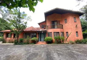 Foto 1 de Casa com 4 Quartos à venda, 387m² em Jardim Itatiaia, Embu das Artes