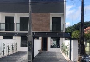 Foto 1 de Sobrado com 2 Quartos à venda, 70m² em São Marcos, Joinville