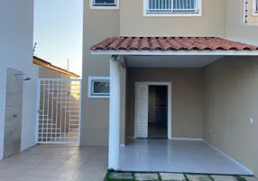 Foto 1 de Sobrado com 3 Quartos à venda, 100m² em Urucunema, Eusébio