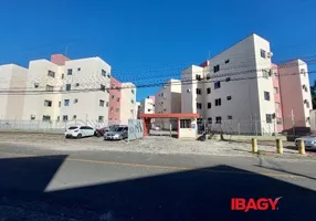 Foto 1 de Apartamento com 2 Quartos para alugar, 47m² em Barreiros, São José