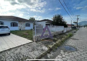 Foto 1 de Casa com 4 Quartos à venda, 170m² em Carianos, Florianópolis