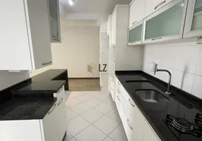 Foto 1 de Apartamento com 3 Quartos à venda, 84m² em Kobrasol, São José
