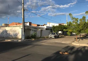 Foto 1 de Casa com 3 Quartos à venda, 350m² em Maria Auxiliadora, Petrolina