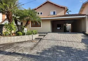 Foto 1 de Casa de Condomínio com 4 Quartos à venda, 353m² em Residencial Quatro, Santana de Parnaíba