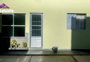 Foto 1 de Casa com 2 Quartos à venda, 85m² em Martim de Sa, Caraguatatuba