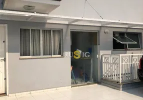 Foto 1 de Sobrado com 2 Quartos à venda, 95m² em Vila Carmosina, São Paulo