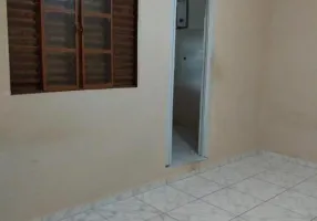 Foto 1 de Casa com 1 Quarto para alugar, 40m² em Vila Ema, São Paulo