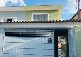 Foto 1 de Casa com 3 Quartos para alugar, 100m² em Jardim Ester, São Paulo