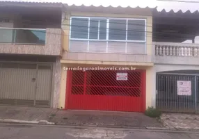 Foto 1 de Sobrado com 3 Quartos à venda, 140m² em Parque Maria Luiza, São Paulo