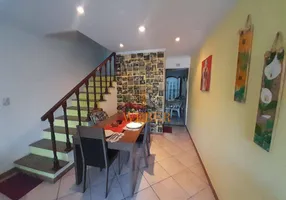 Foto 1 de Sobrado com 3 Quartos à venda, 175m² em Vila das Oliveiras, Taboão da Serra