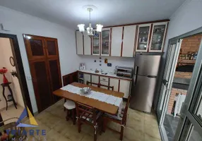 Foto 1 de Sobrado com 3 Quartos à venda, 217m² em Vila Yara, Osasco