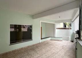 Foto 1 de Casa com 2 Quartos para alugar, 100m² em  Vila Valqueire, Rio de Janeiro
