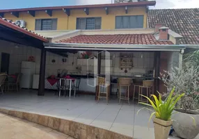 Foto 1 de Casa com 3 Quartos à venda, 225m² em Jardim Vila Boa, Goiânia