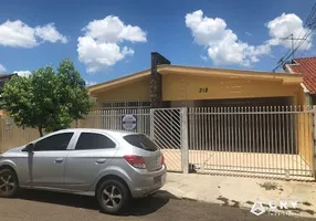 Foto 1 de Casa com 4 Quartos para alugar, 202m² em Quebec, Londrina