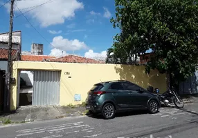 Foto 1 de Casa com 4 Quartos para alugar, 145m² em Montese, Fortaleza