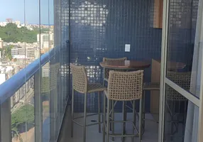 Foto 1 de Apartamento com 2 Quartos para alugar, 62m² em Ondina, Salvador