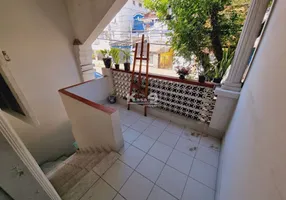 Foto 1 de Sobrado com 3 Quartos para venda ou aluguel, 90m² em Pompeia, Santos