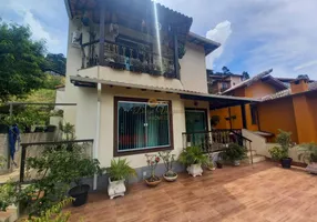 Foto 1 de Casa de Condomínio com 3 Quartos à venda, 200m² em Vargem Grande, Teresópolis