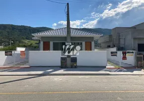 Foto 1 de Casa com 2 Quartos à venda, 65m² em Forquilhas, São José