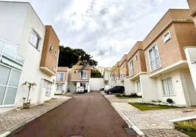 Foto 1 de Sobrado com 3 Quartos à venda, 97m² em Santa Cândida, Curitiba