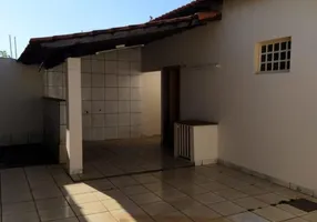 Foto 1 de Casa com 3 Quartos à venda, 136m² em Planalto, Uberlândia