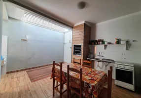 Foto 1 de Casa com 3 Quartos à venda, 134m² em Jardim Sao Clemente, Maringá