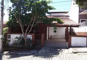 Foto 1 de Casa de Condomínio com 4 Quartos à venda, 120m² em Riviera Fluminense, Macaé