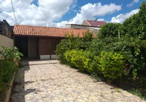 Foto 1 de Casa com 2 Quartos à venda, 100m² em Cajuru, Curitiba