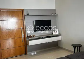 Foto 1 de Casa com 3 Quartos à venda, 200m² em Alto Umuarama, Uberlândia