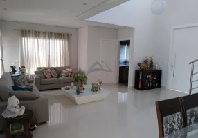 Foto 1 de Casa de Condomínio com 4 Quartos à venda, 350m² em Ville Sainte Helene, Campinas