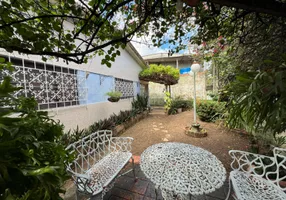 Foto 1 de Casa com 3 Quartos à venda, 263m² em Prado, Recife